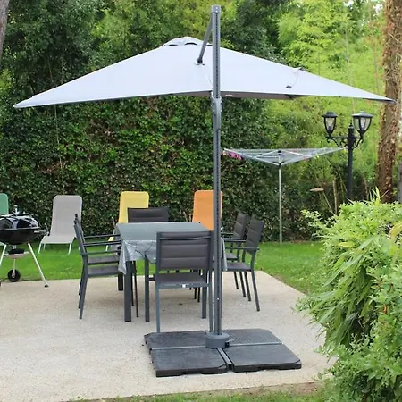 Entierement Renove A Les Bains Avec Jardin Apartment Ronce-les-Bains