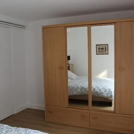 Entierement Renove A Les Bains Avec Jardin Apartment *