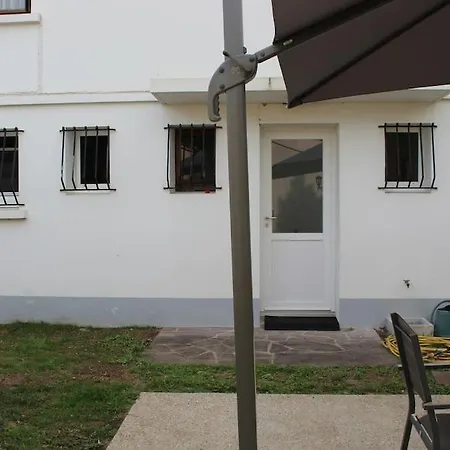 Entierement Renove A Les Bains Avec Jardin Apartment Ronce-les-Bains