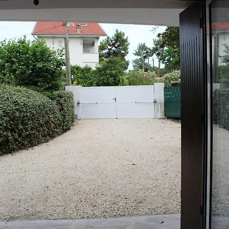 Apartment Entierement Renove A Les Bains Avec Jardin Ronce-les-Bains